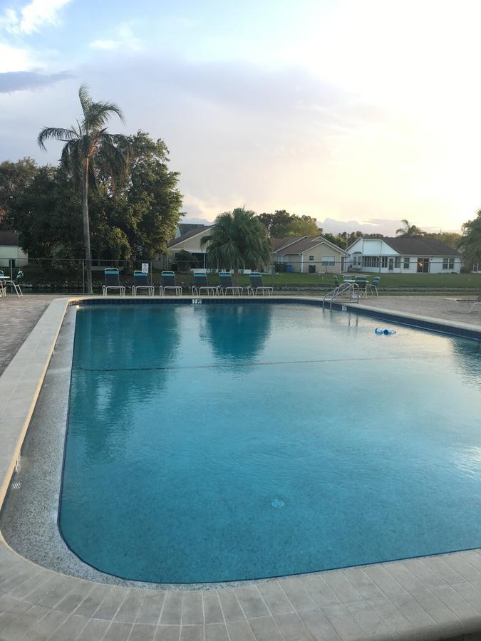 Oasis Villa Retreat Bradenton Ngoại thất bức ảnh